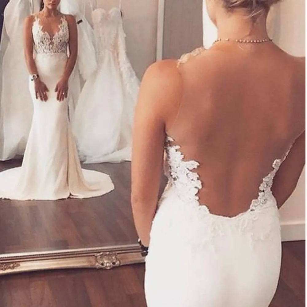 Elegant White Lace Wedding Dress